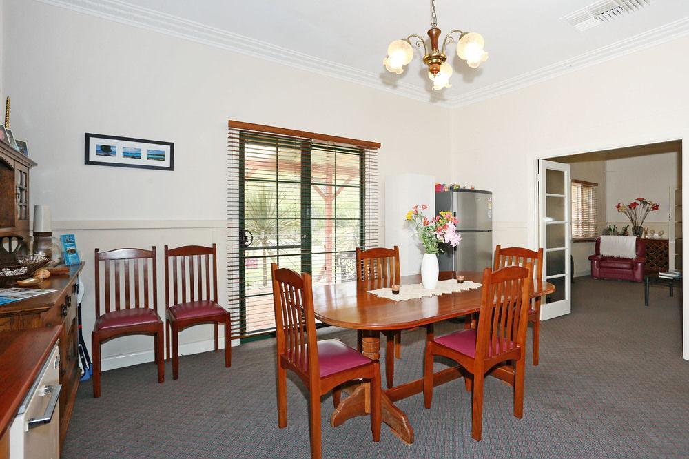 Busselton Guest House Bagian luar foto