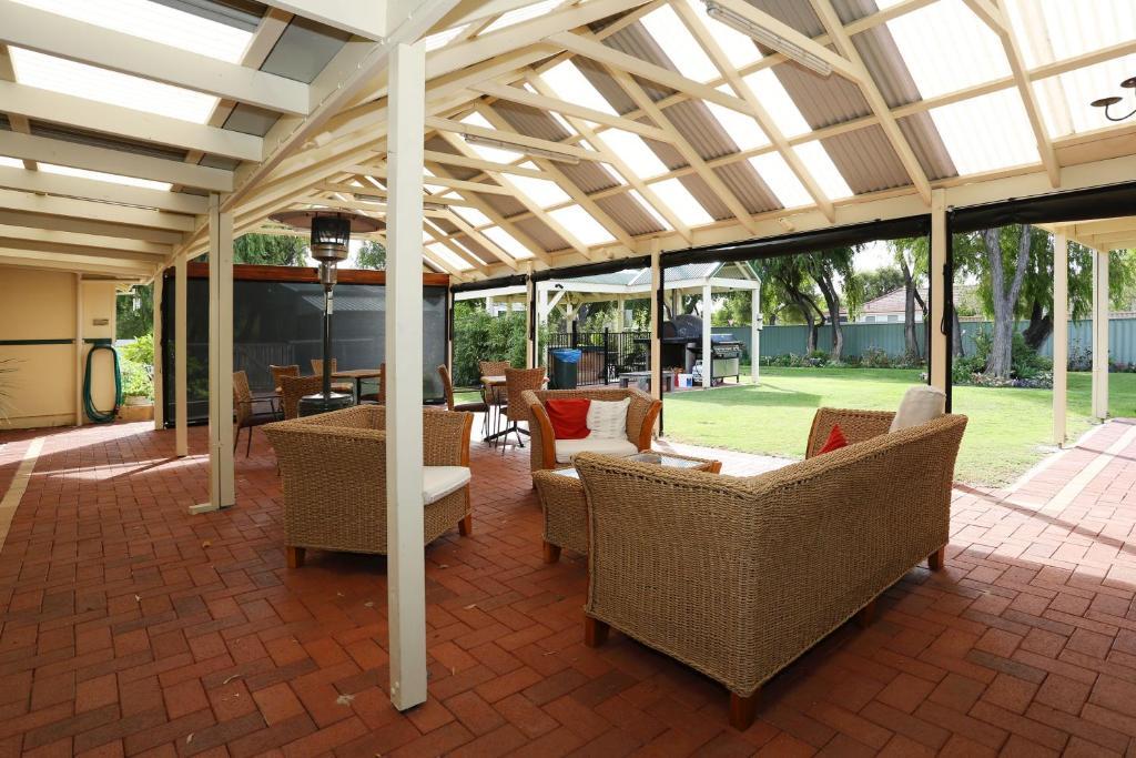 Busselton Guest House Bagian luar foto