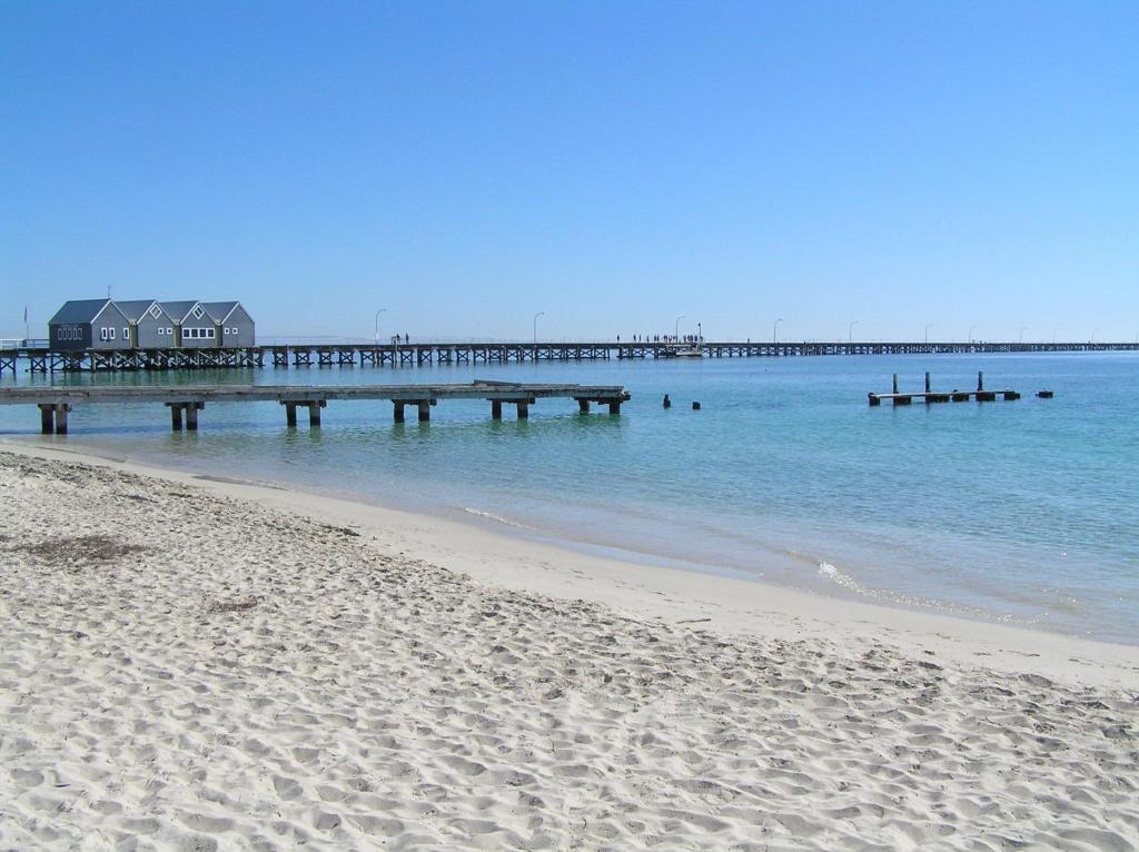 Busselton Guest House Bagian luar foto