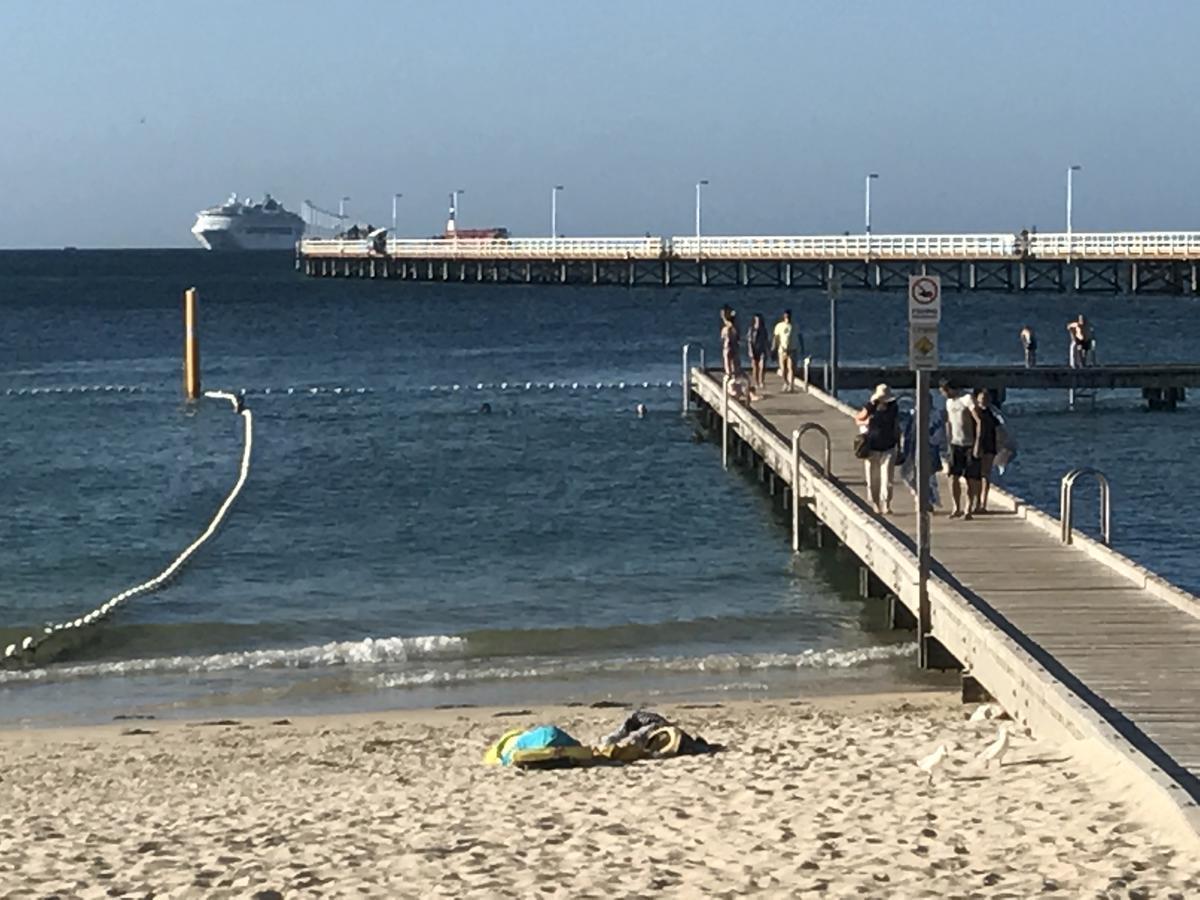 Busselton Guest House Bagian luar foto
