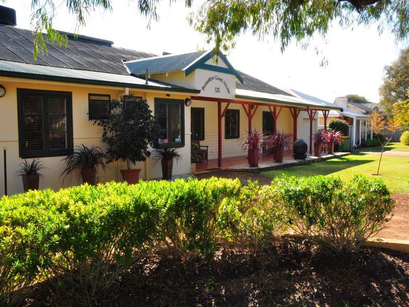 Busselton Guest House Bagian luar foto